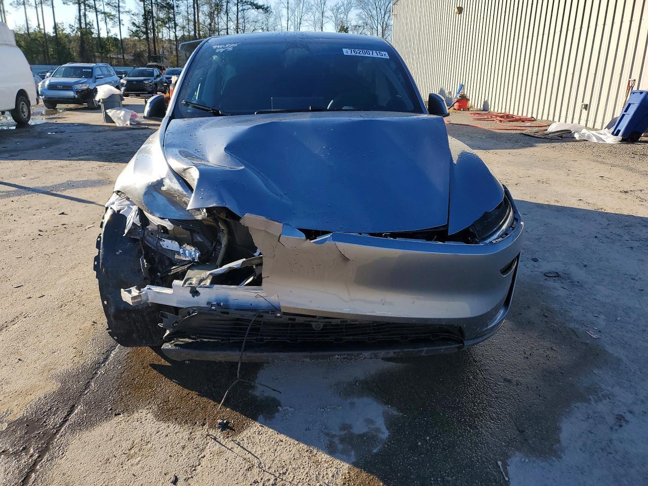 2026 Tesla Model Y - Фото 5