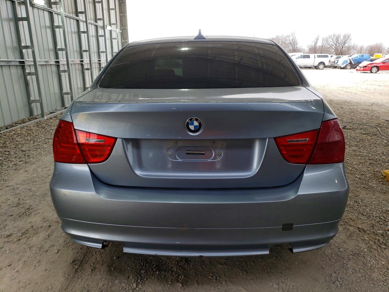 2010 BMW 335 Xi - Image 6