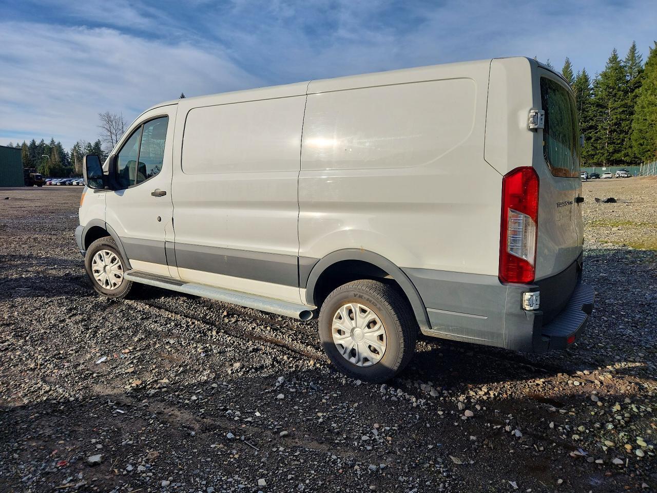 2016 Ford Transit 250 Delivery Van - Фото 2