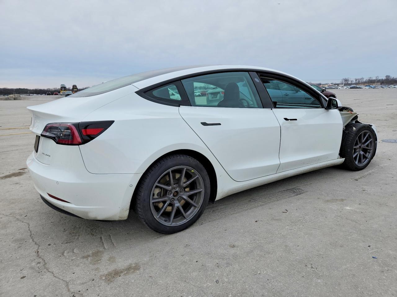 2021 Tesla Model 3 - Image 3