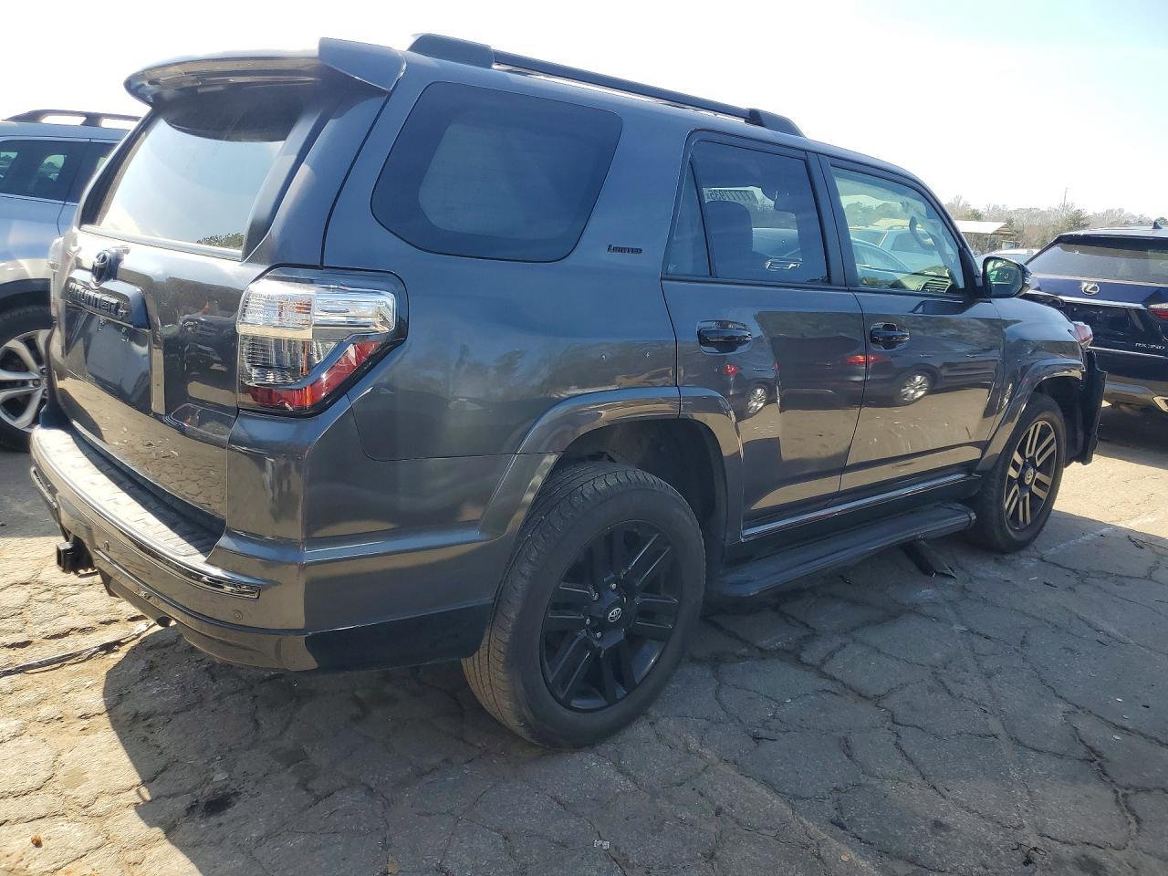 2021 Toyota 4Runner Night Shade - Фото 3