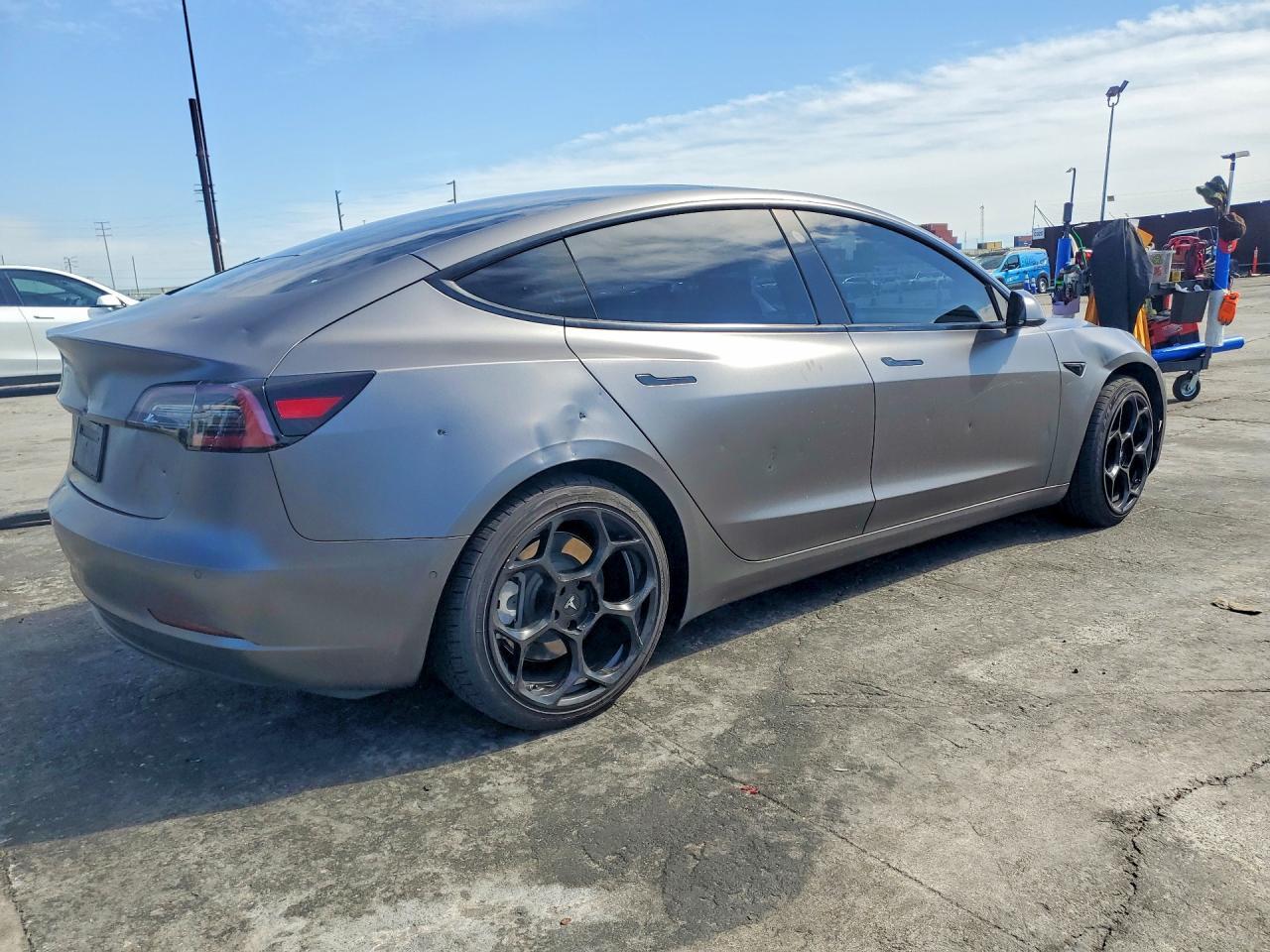 2021 Tesla Model 3 - Фото 3
