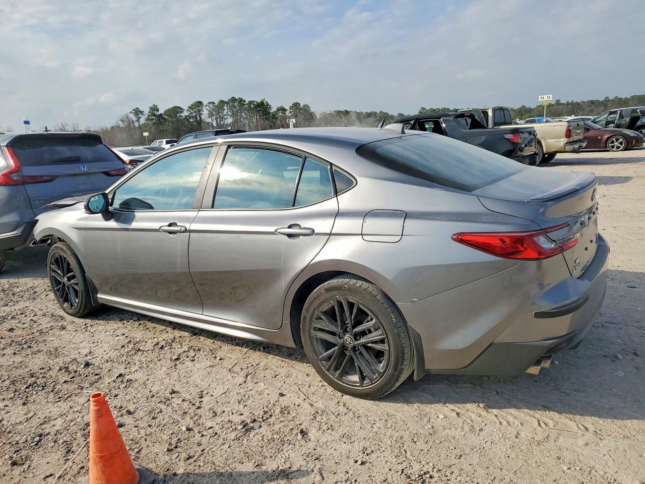 2025 Toyota Camry Xse - Фото 2