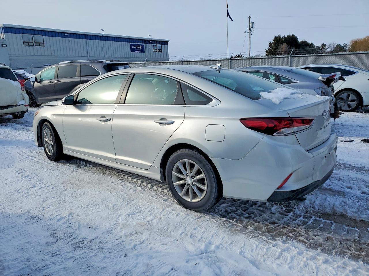 2019 Hyundai Sonata Se - Фото 2