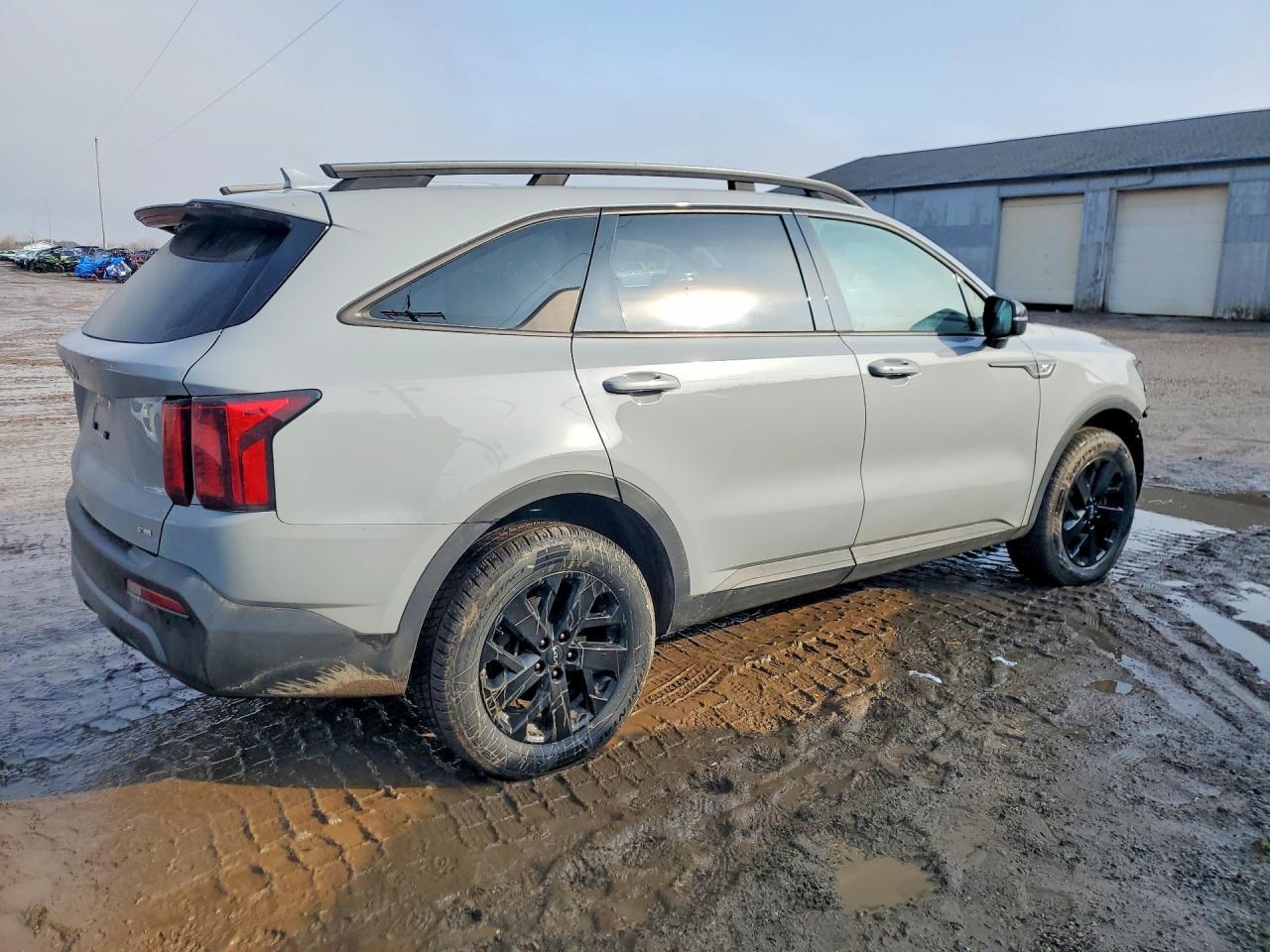 2023 Kia Sorento S - Image 3
