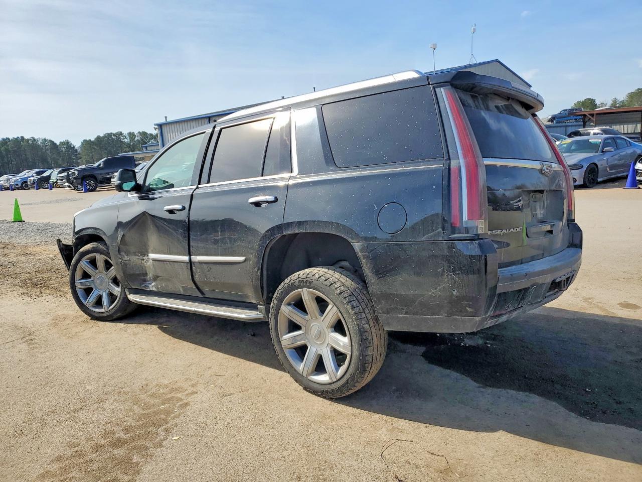 2017 Cadillac Escalade Luxury - Image 2