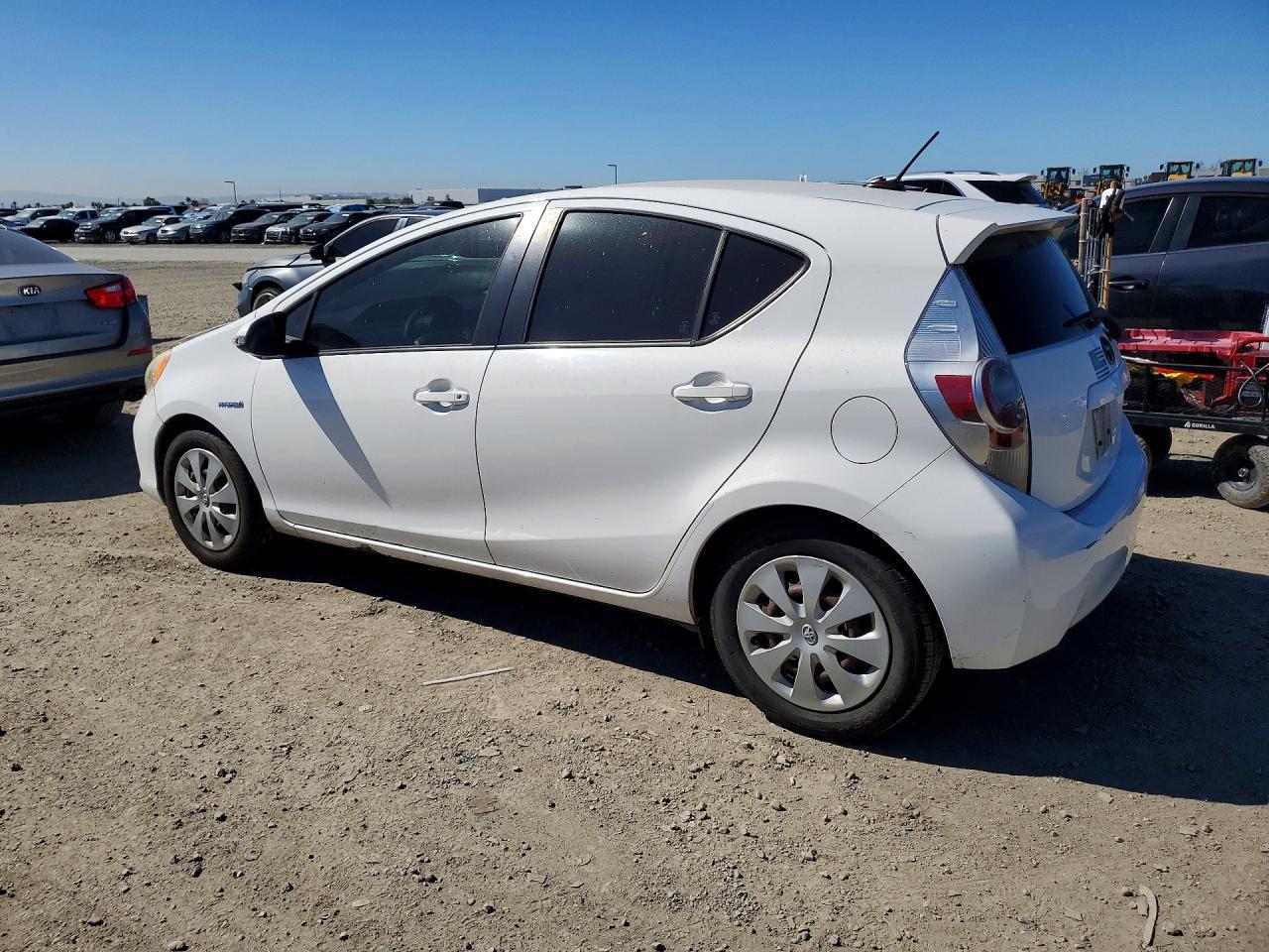 2013 Toyota Prius C Three - Image 2