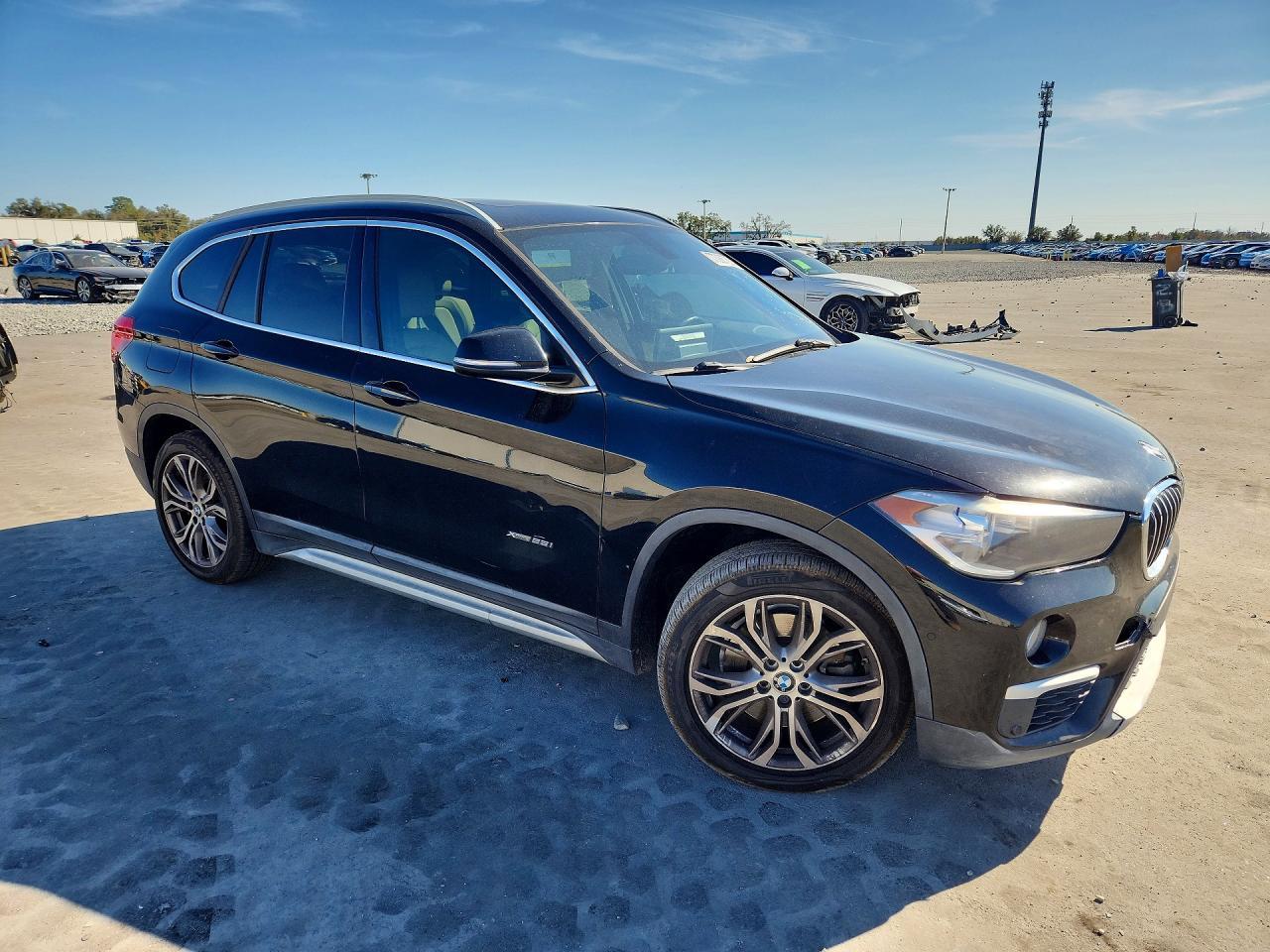 2017 BMW X1 xDrive28I - Фото 4