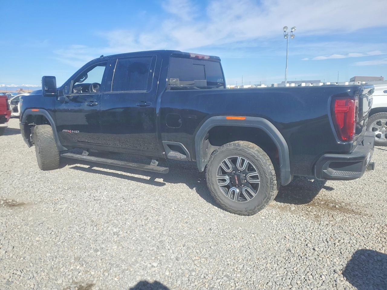 2021 GMC Sierra K2500 At4 - Фото 2