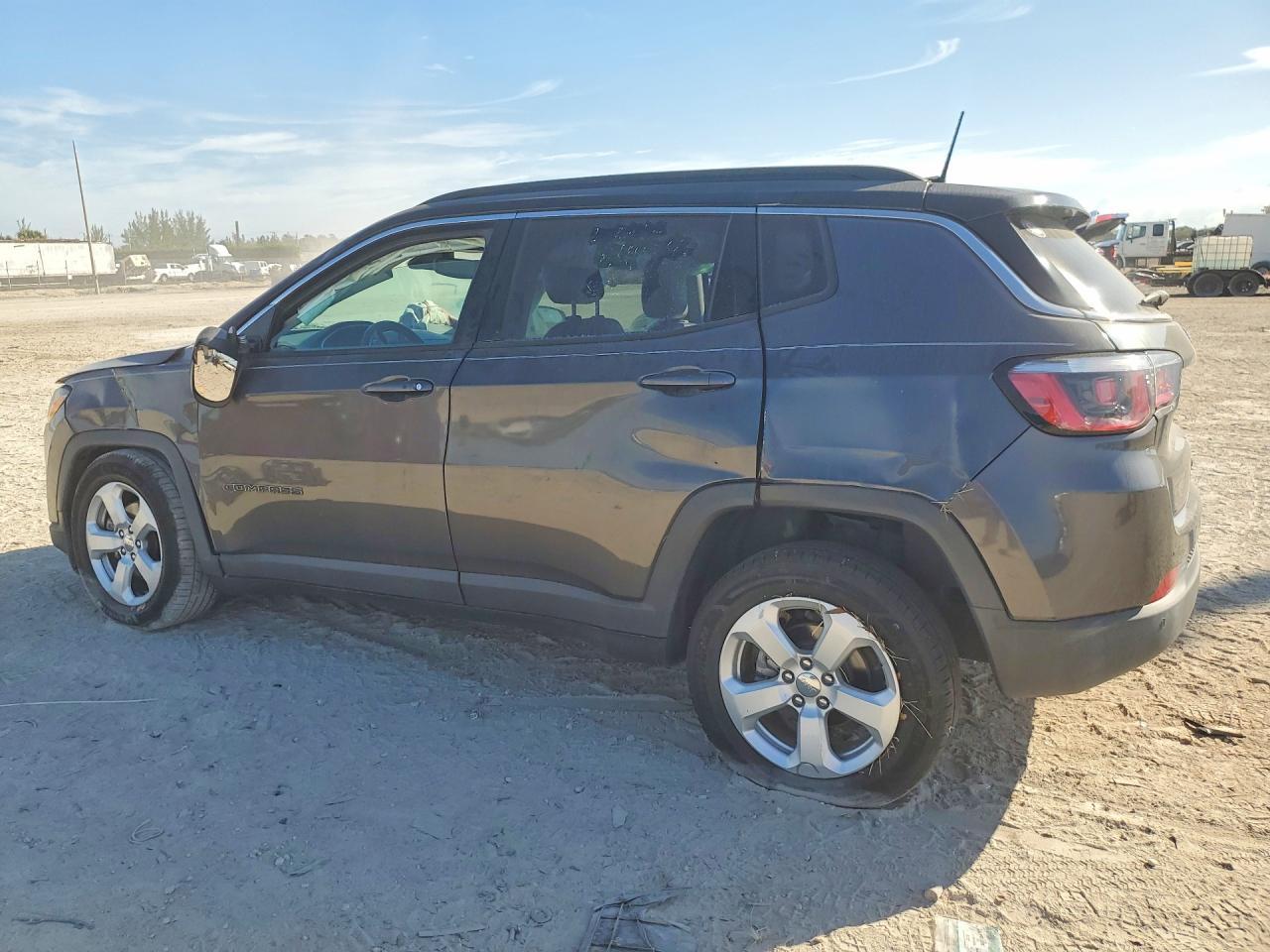 2018 Jeep Compass Latitude - Фото 2