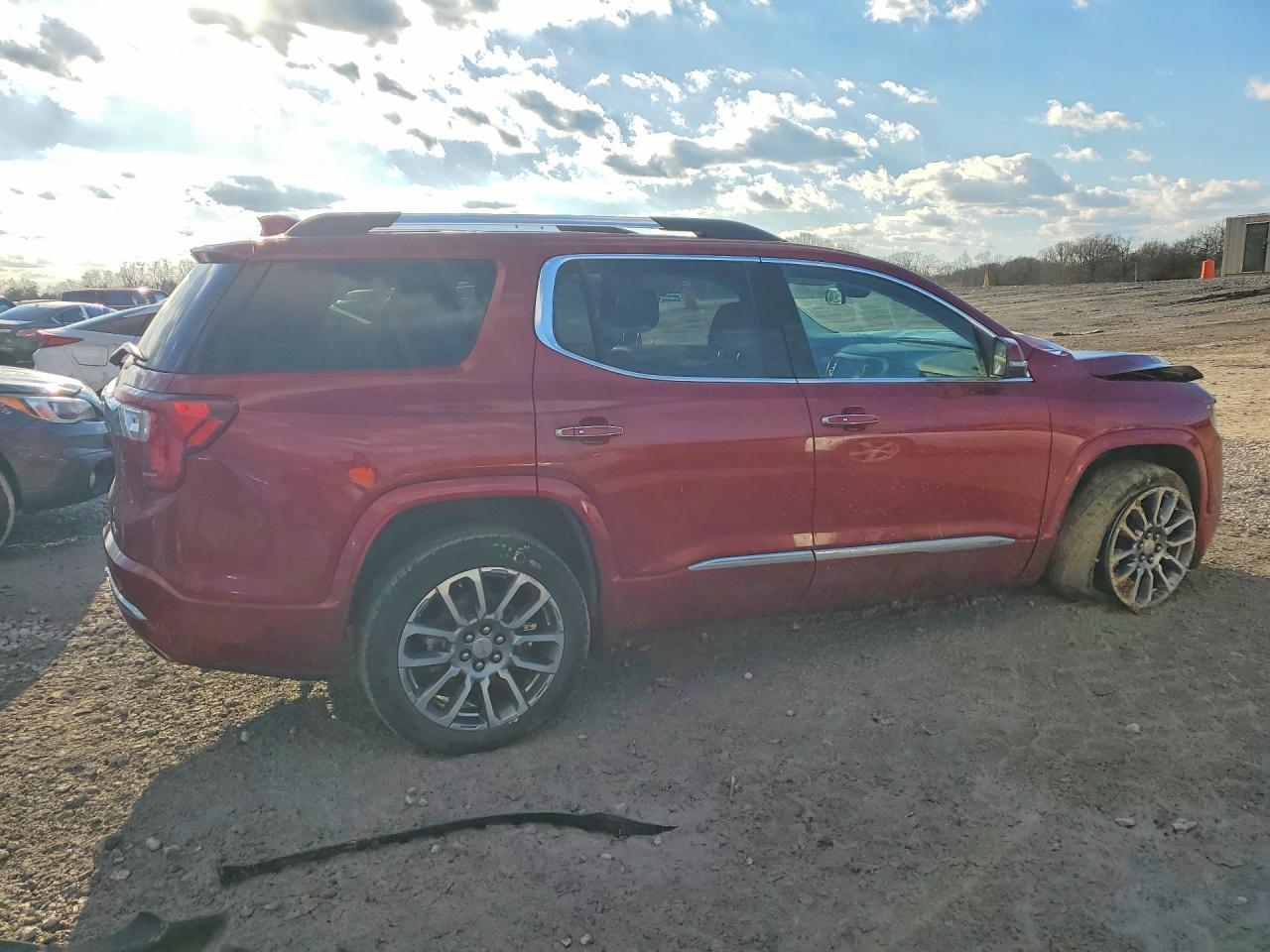 2023 GMC Acadia Denali - Фото 3