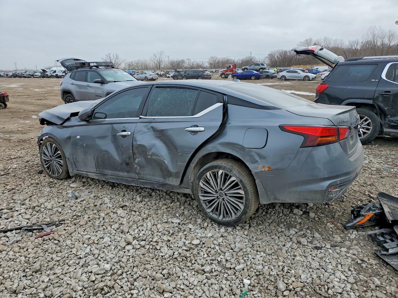 2024 Nissan Altima Sl - Image 2