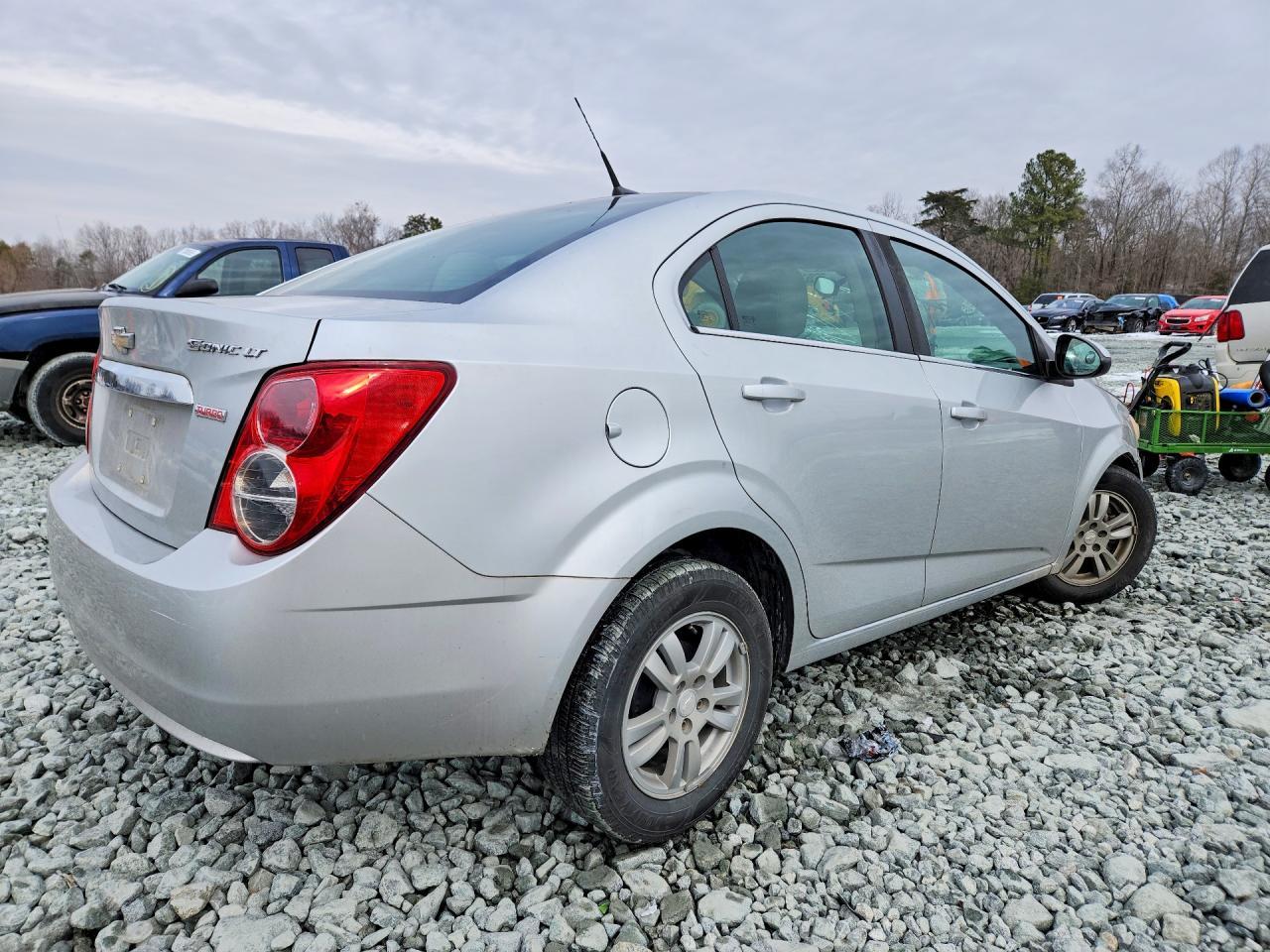 2014 Chevrolet Sonic Lt - Image 3