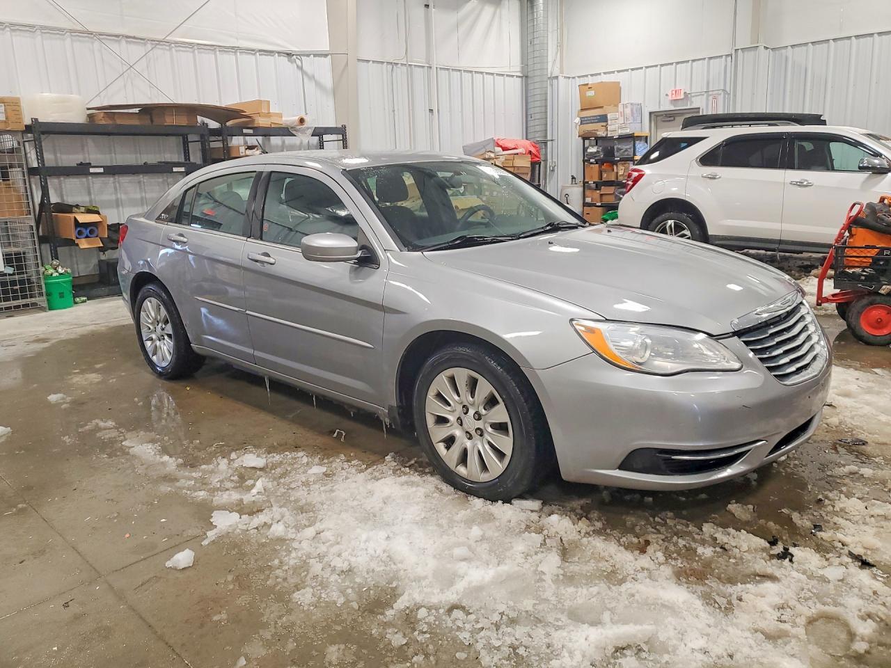 2013 Chrysler 200 Lx - Фото 4