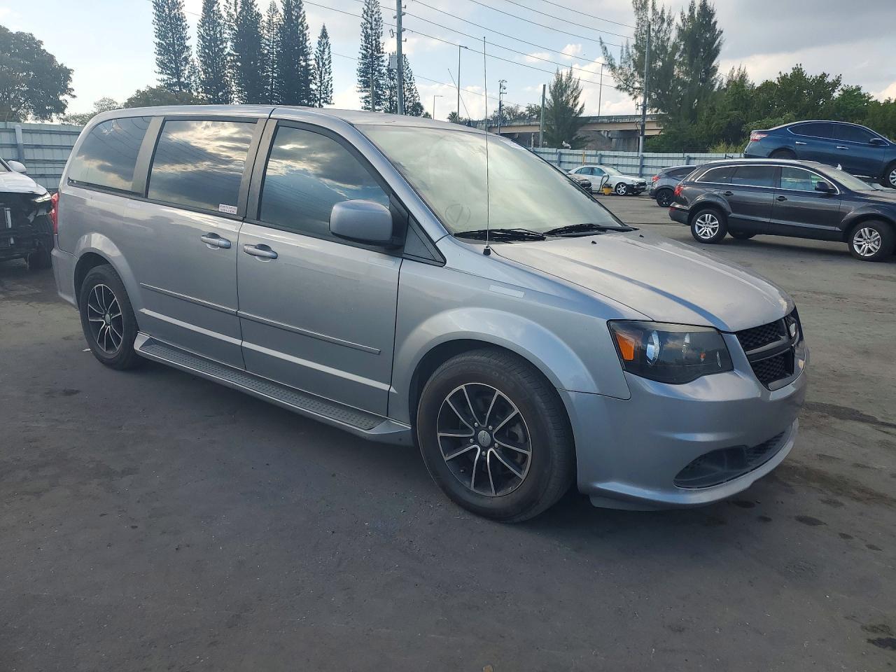 2016 Dodge Grand Caravan Se - Image 4