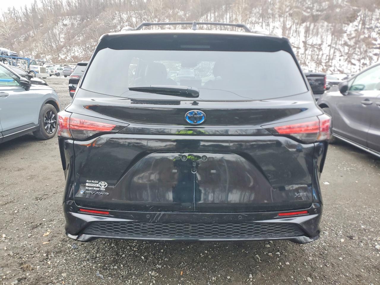 2025 Toyota Sienna Xse - Фото 6