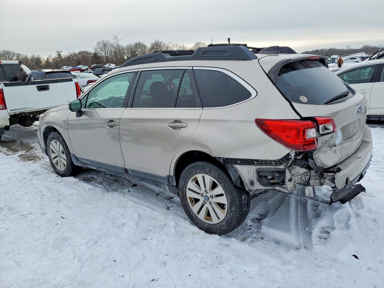 2018 Subaru Outback 2.5I Premium - Фото 2