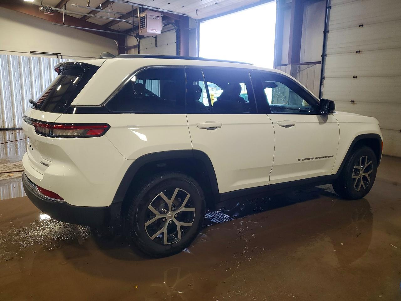 2025 Jeep Grand Cherokee Limited - Image 3