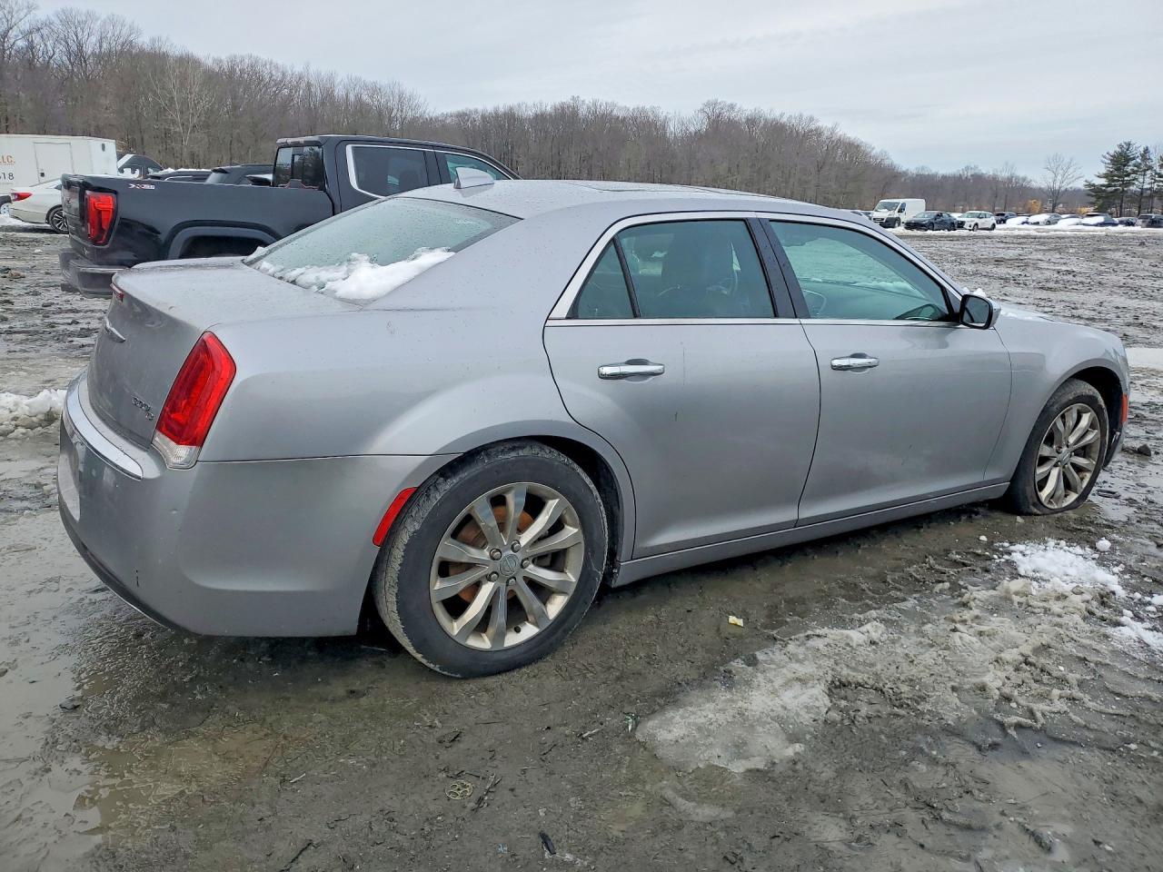 2016 Chrysler 300C - Фото 3