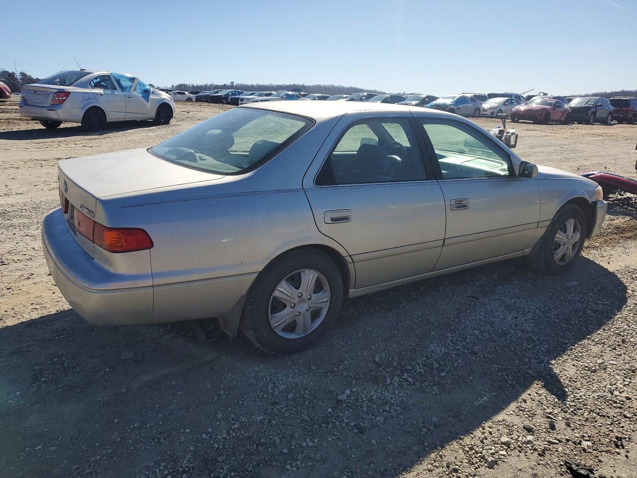 2000 Toyota Camry Ce - Фото 3