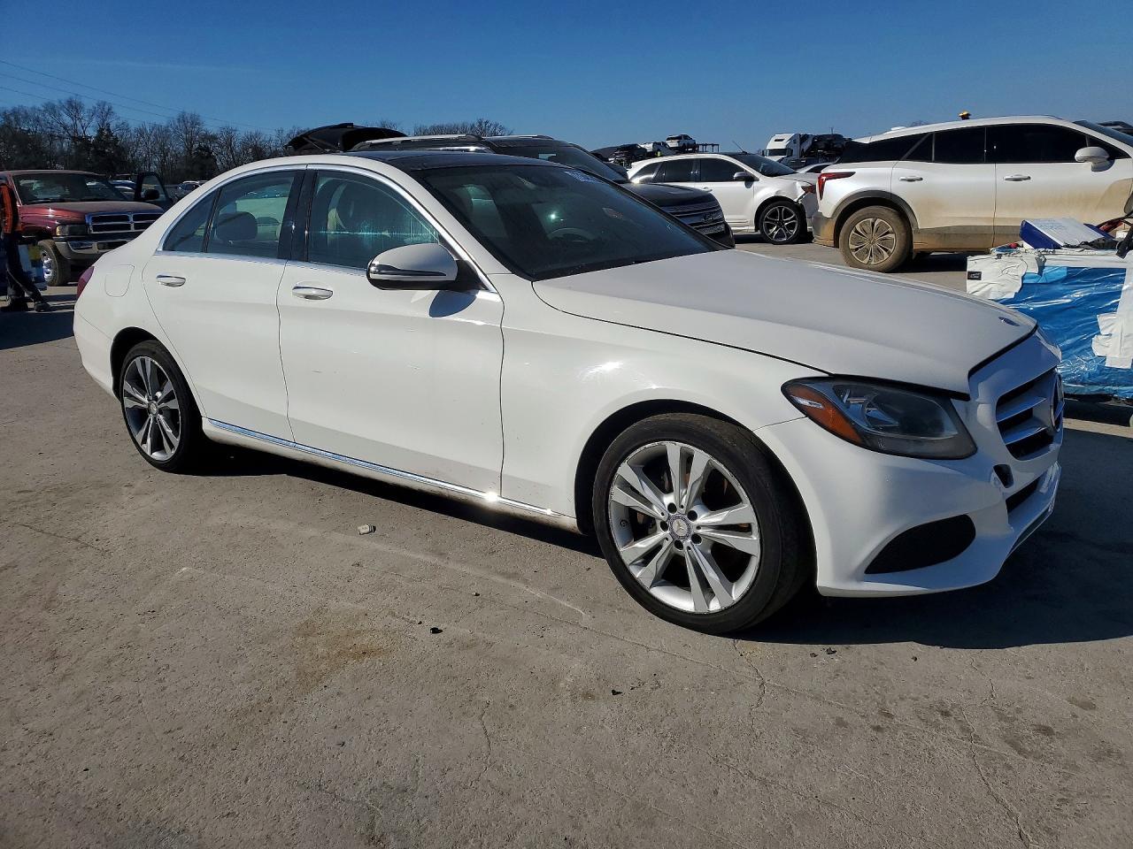 2017 Mercedes-Benz C 300 4Matic - Фото 4