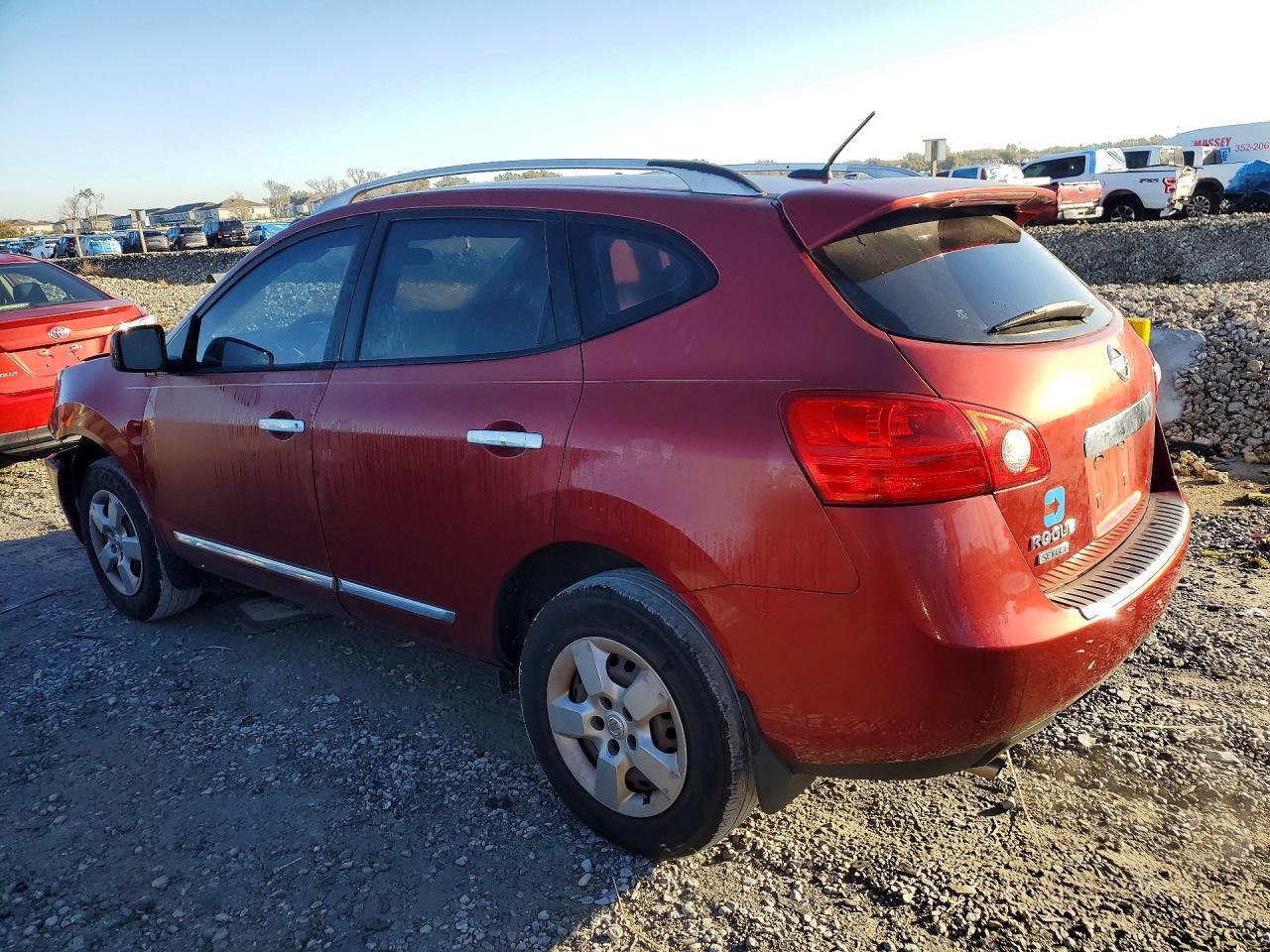 2014 Nissan Rogue Select S - Фото 2