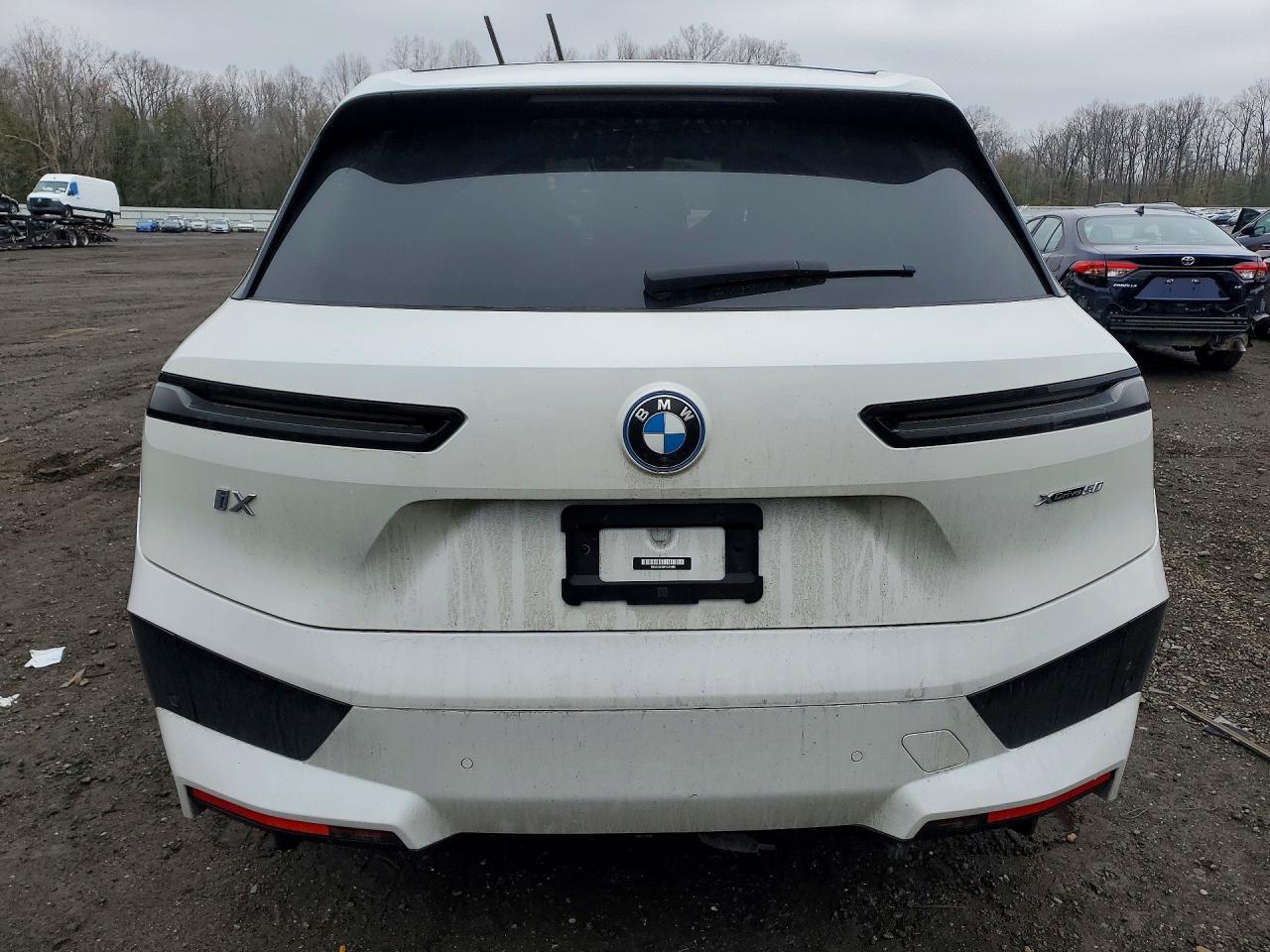 2023 BMW Ix xDrive50 - Фото 6