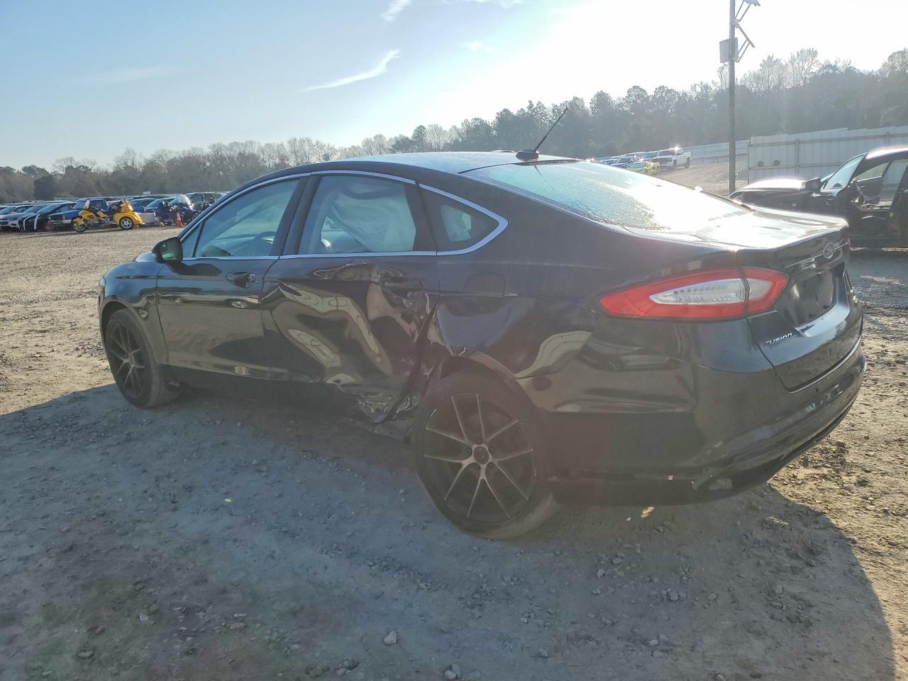 2016 Ford Fusion Se - Image 2