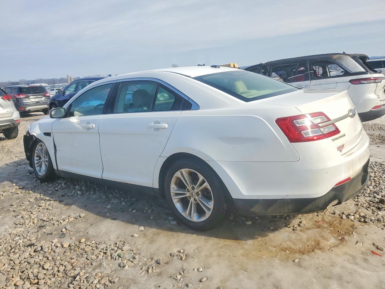 2017 Ford Taurus Sel - Фото 2
