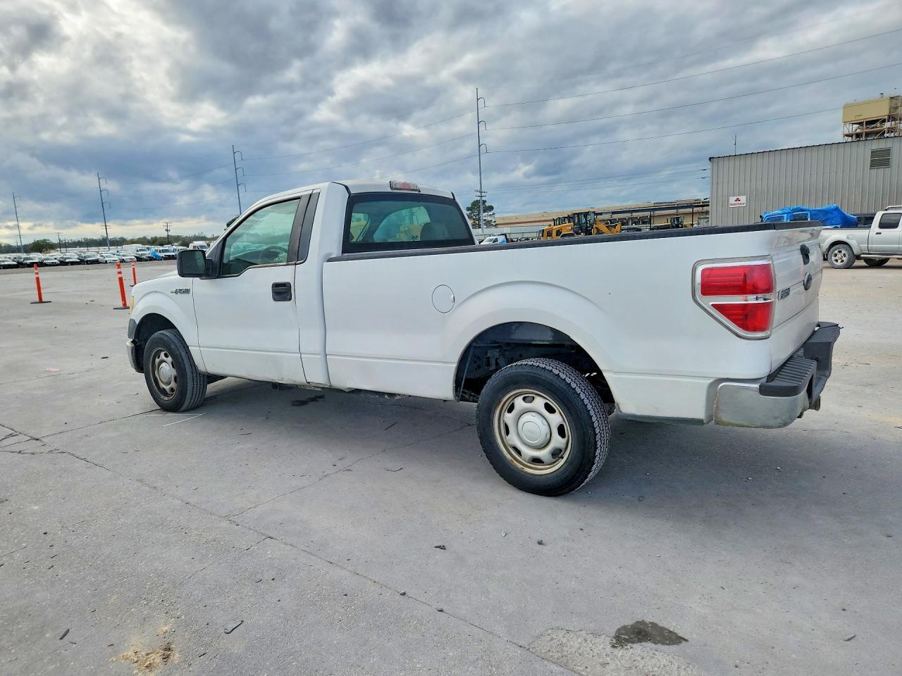 2010 Ford F150 - Фото 2