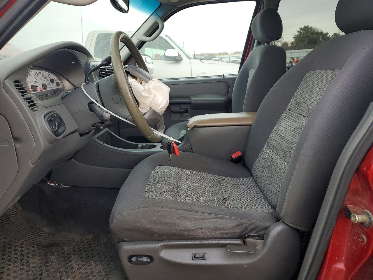 2005 Ford Explorer Sport Trac - Image 7