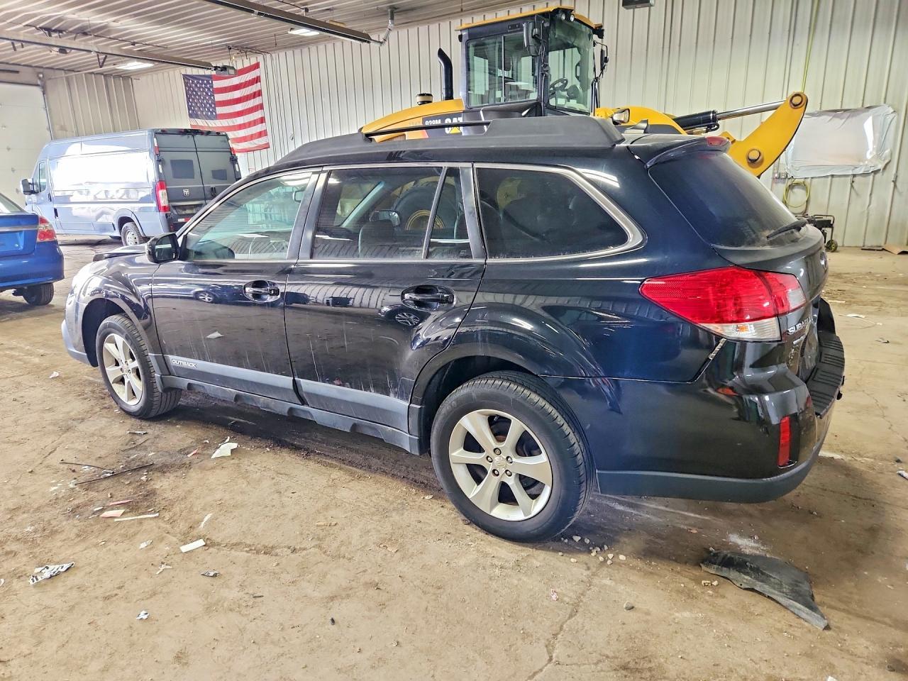2013 Subaru Outback 2.5I Limited - Фото 2