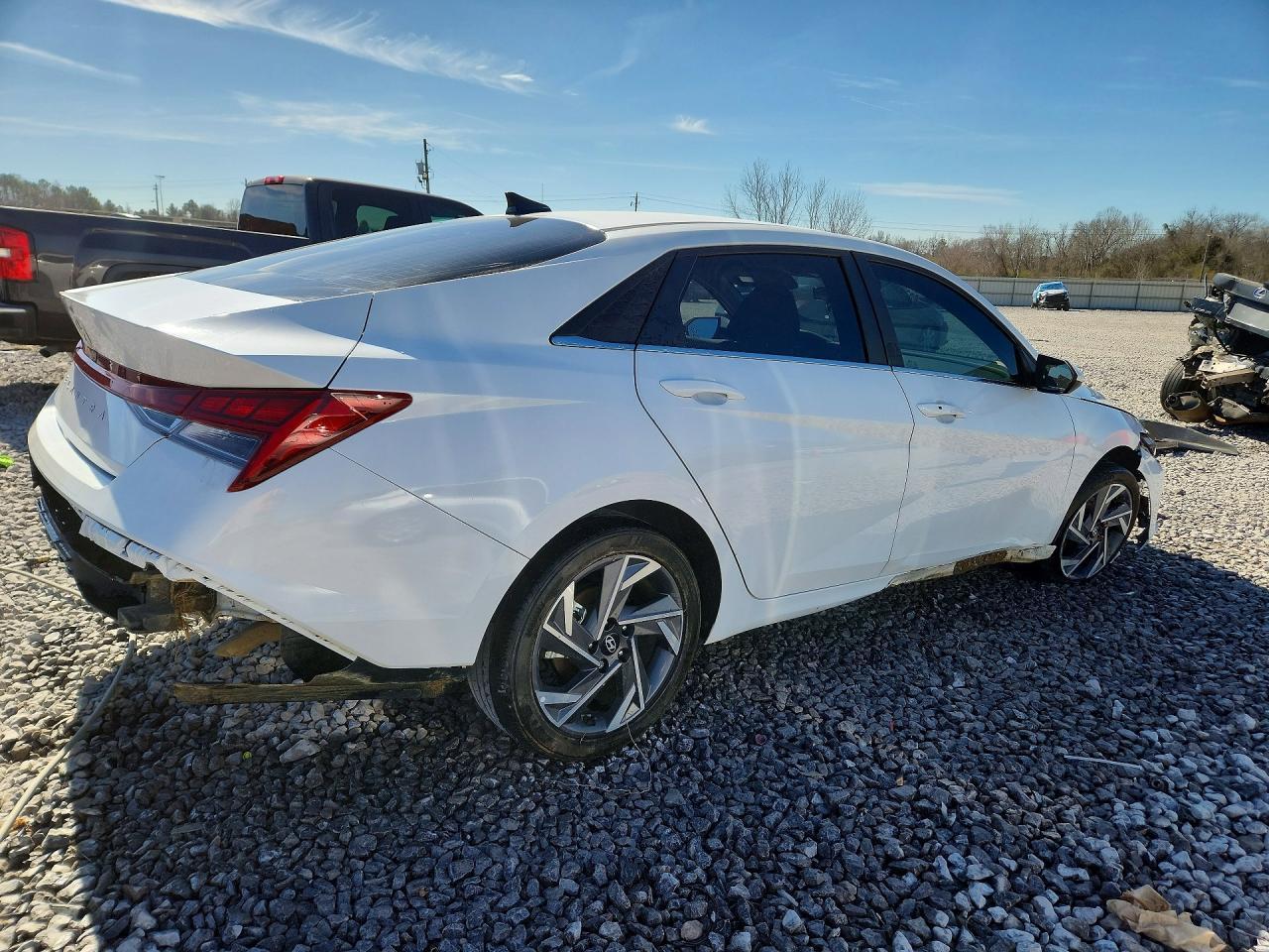 2024 Hyundai Elantra Sel - Image 3