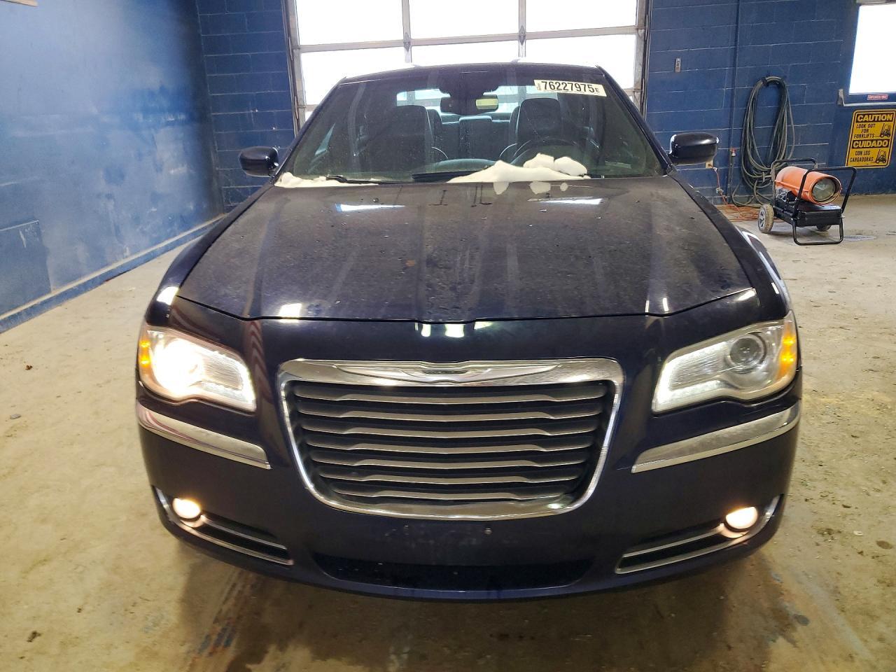 2014 Chrysler 300 - Фото 5