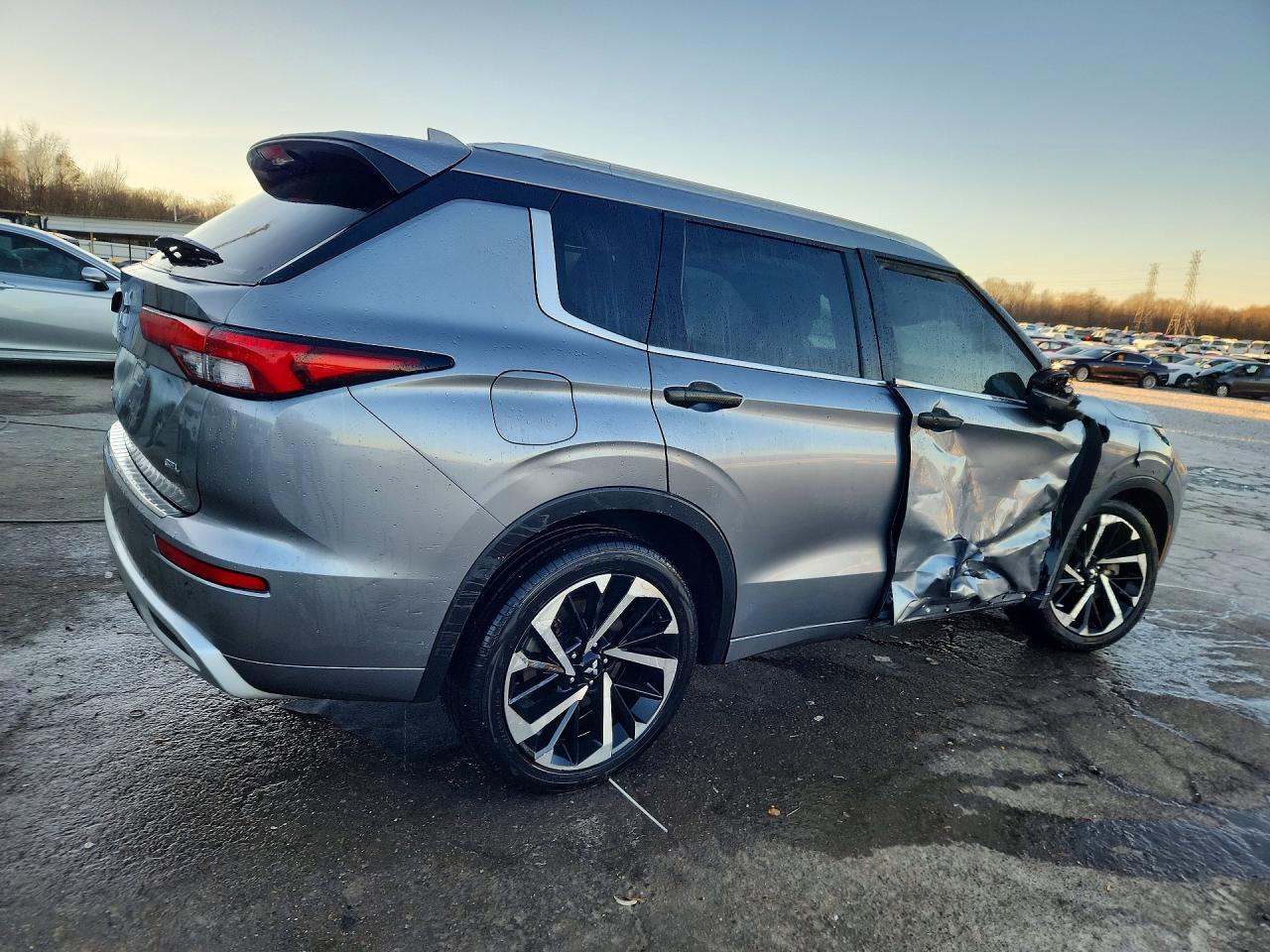 2022 Mitsubishi Outlander Sel - Фото 3