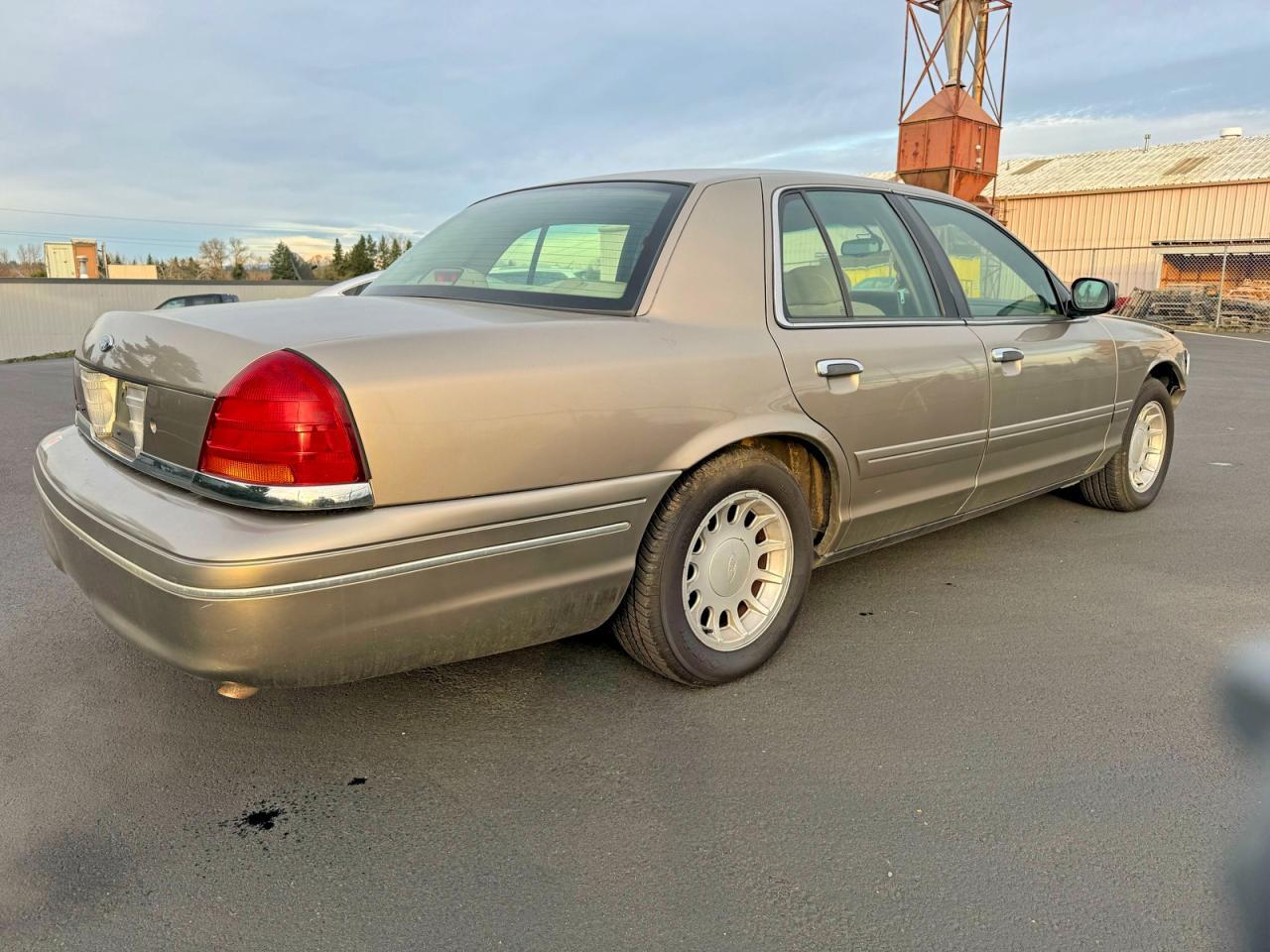 2001 Ford Crown Victoria Lx - Фото 4