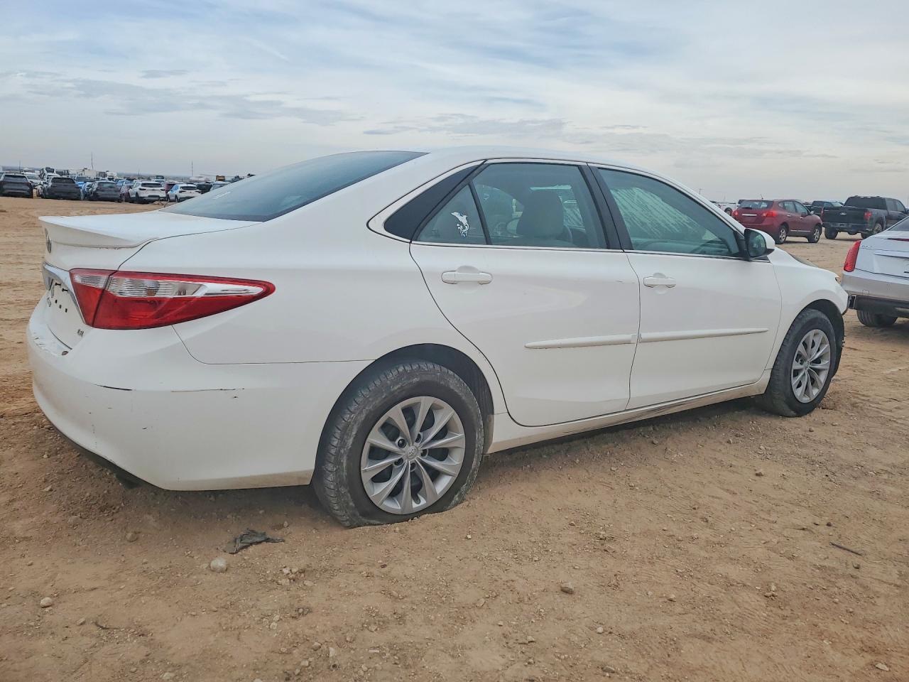 2017 Toyota Camry Le - Image 3