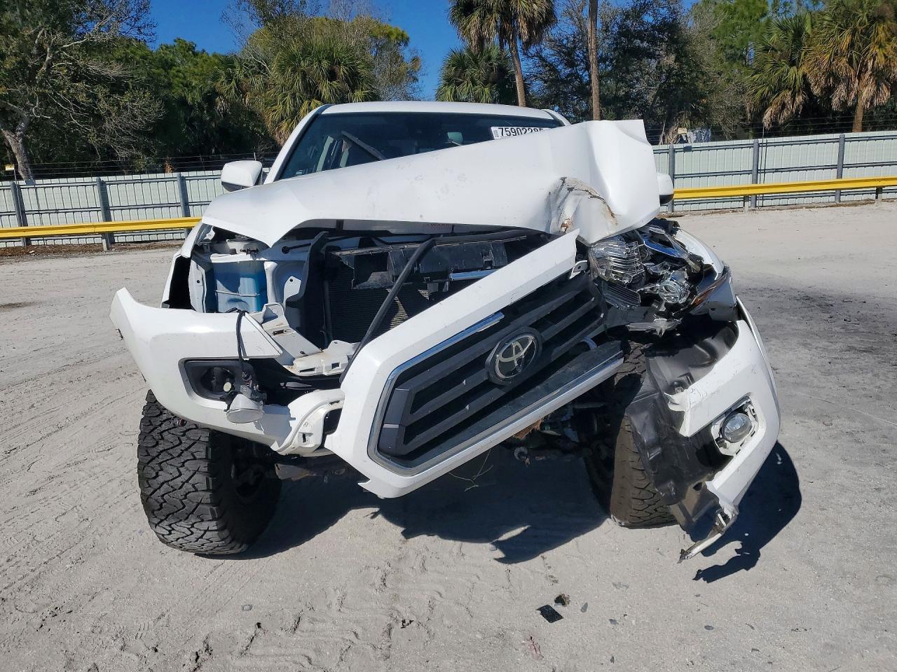 2021 Toyota Tacoma Double Cab - Image 5