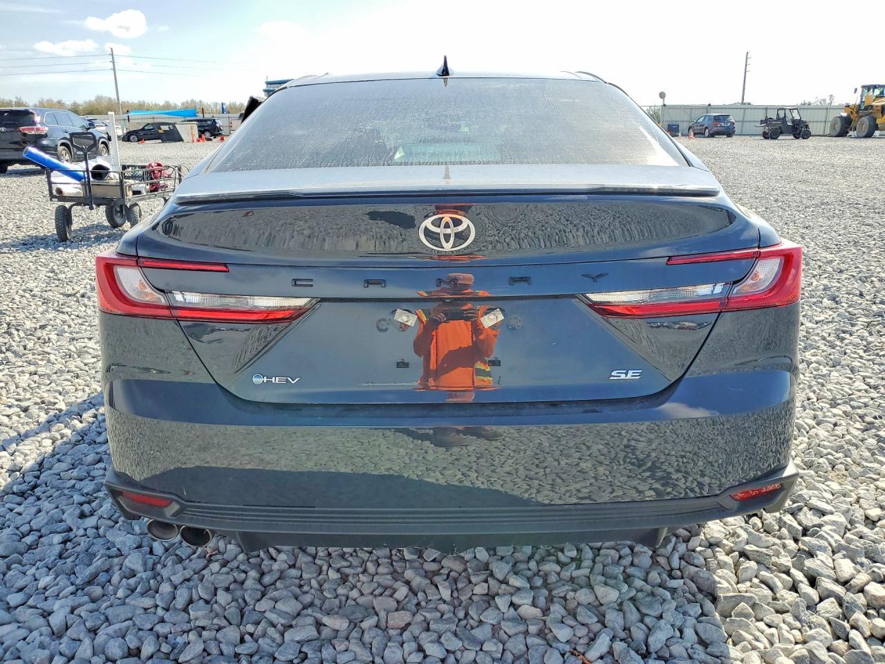 2025 Toyota Camry Se - Фото 6