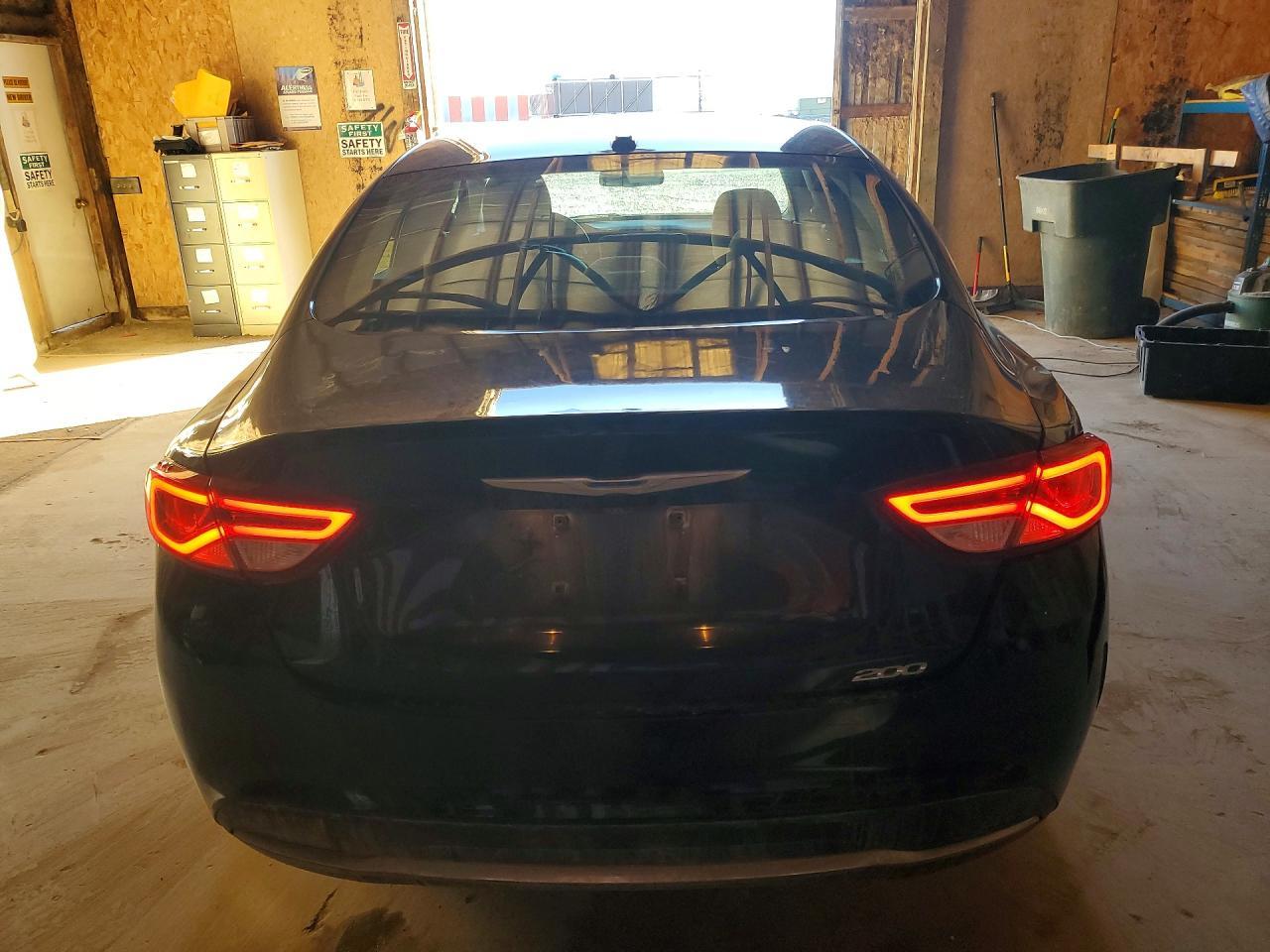 2015 Chrysler 200 Limited - Фото 6