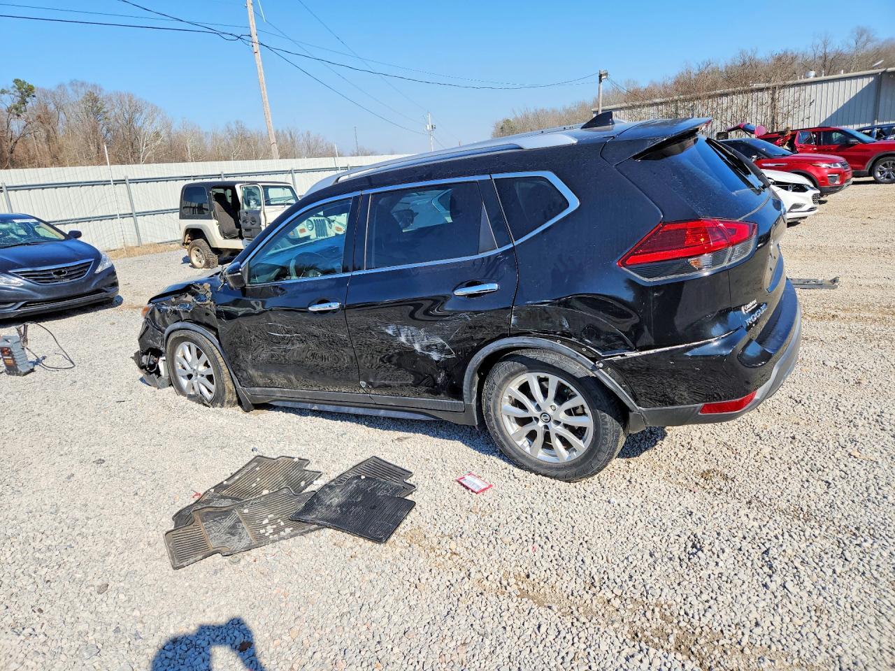 2017 Nissan Rogue S - Фото 2