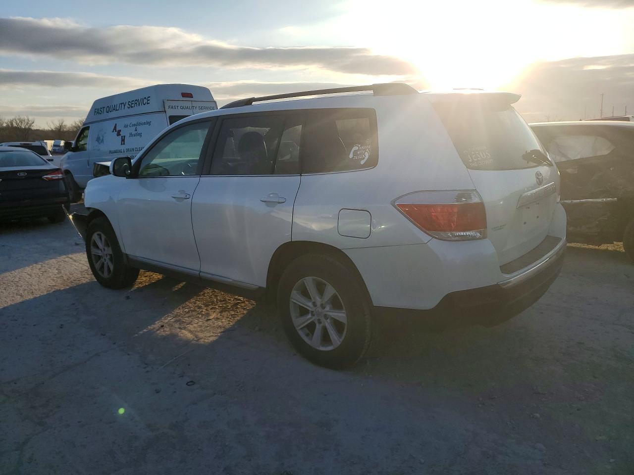 2013 Toyota Highlander Base - Фото 2