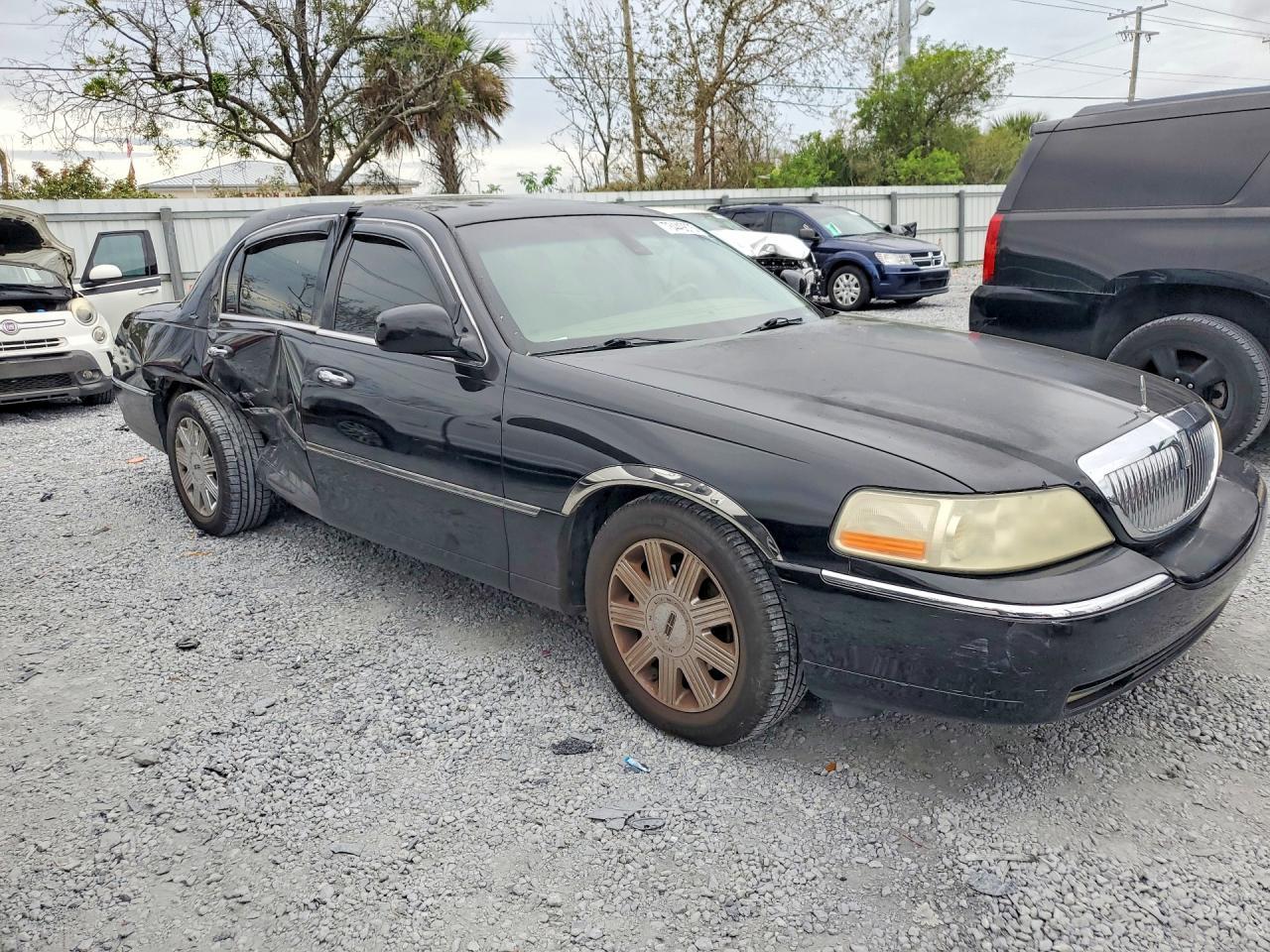 2003 Lincoln Town Car Cartier - Фото 4