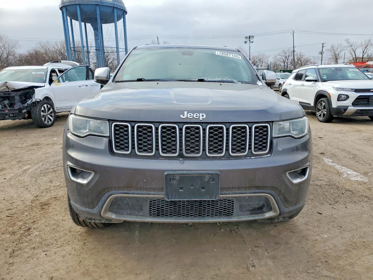 2017 Jeep Grand Cherokee - Image 5