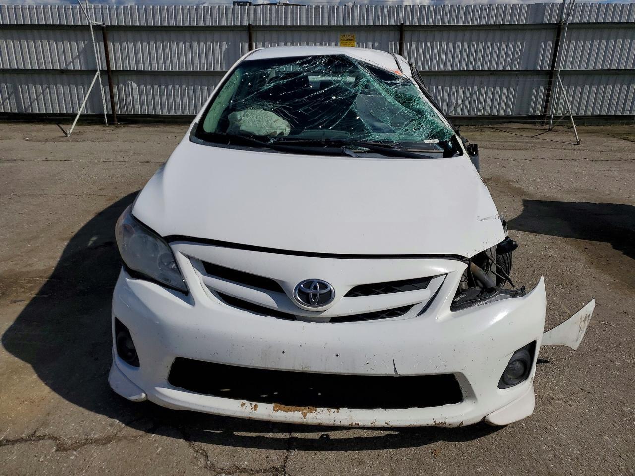 2011 Toyota Corolla Base - Фото 5