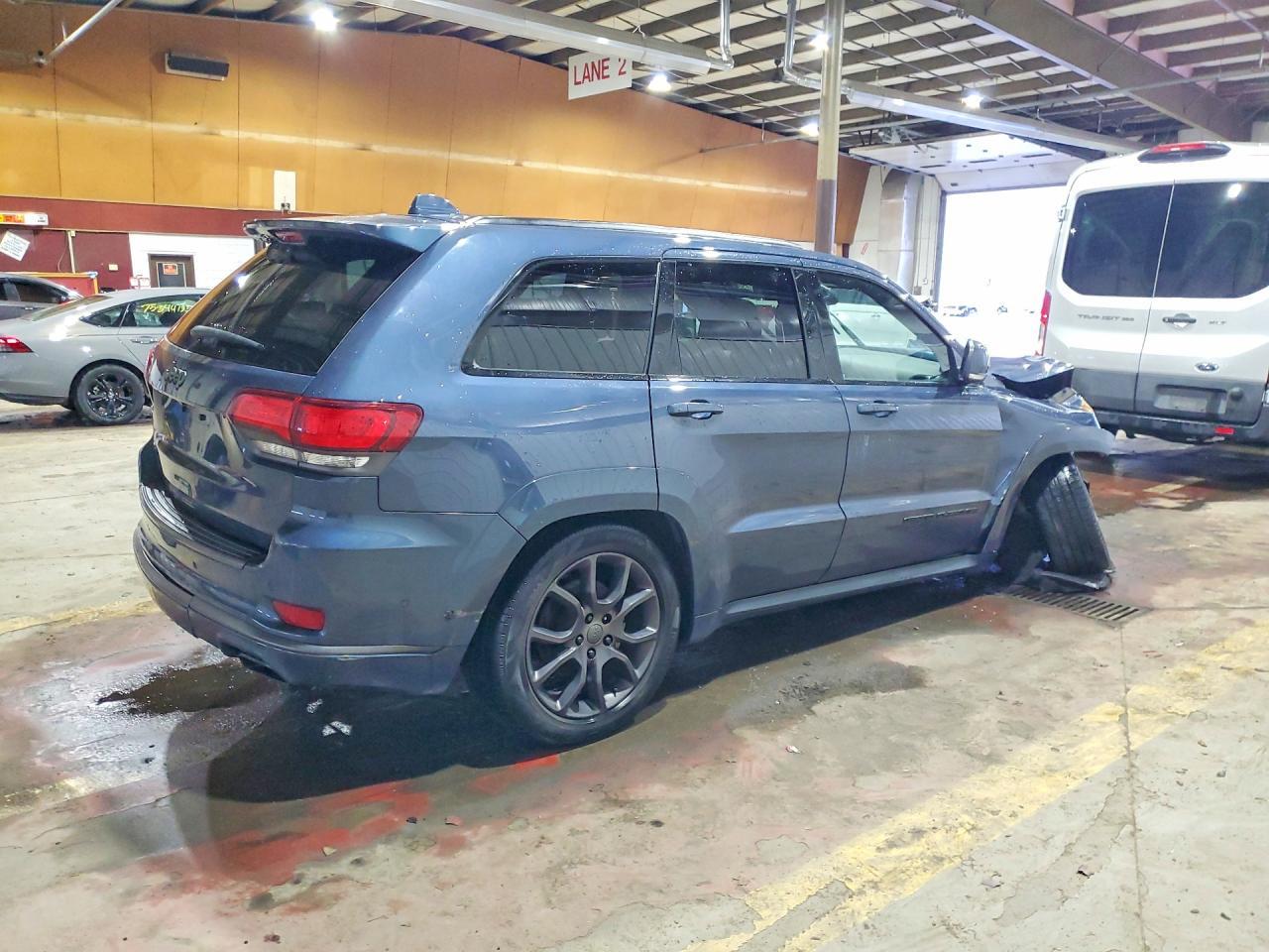 2021 Jeep Grand Cherokee Overland - Image 3