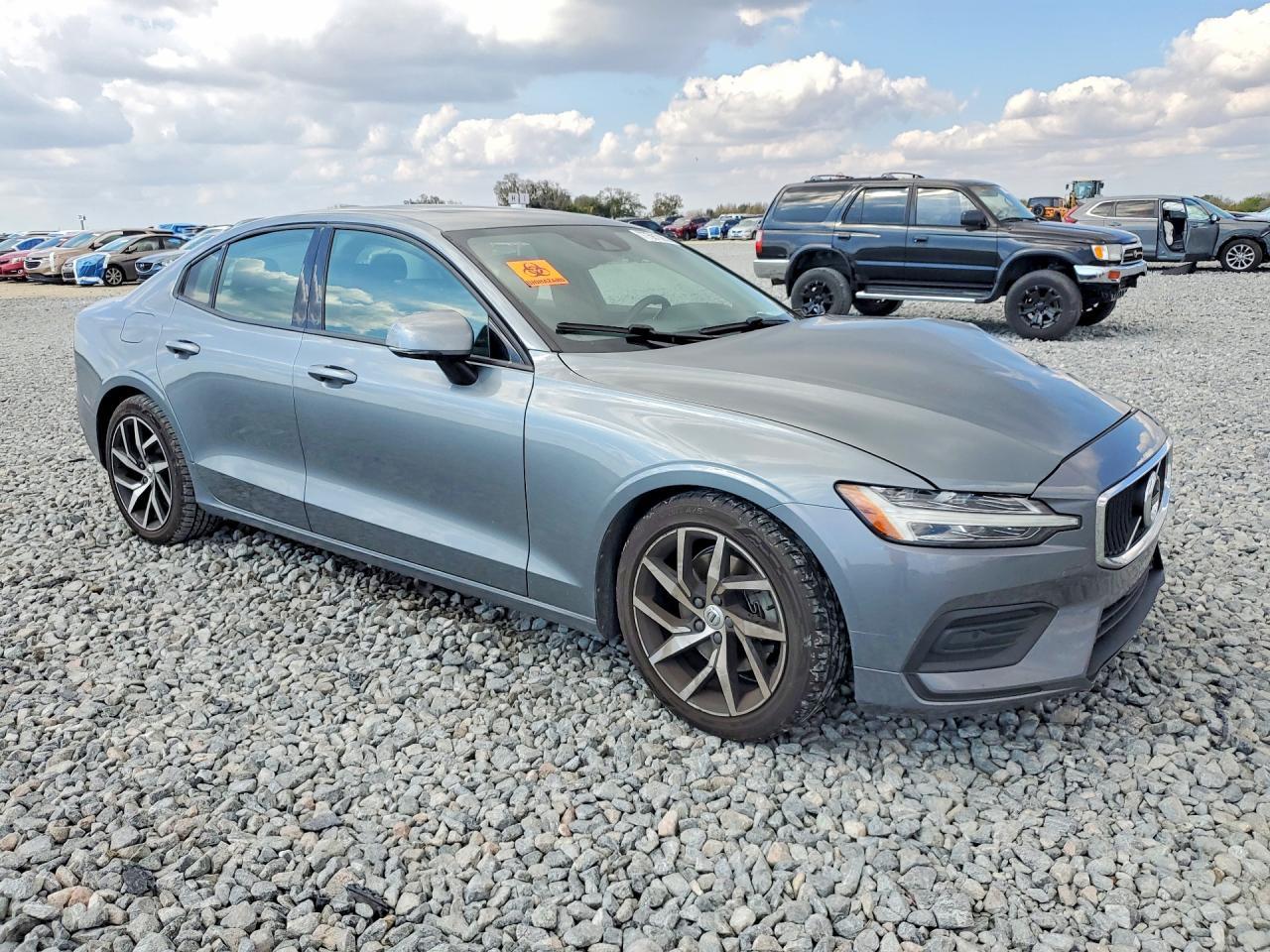 2020 Volvo S60 T5 Momentum - Фото 4