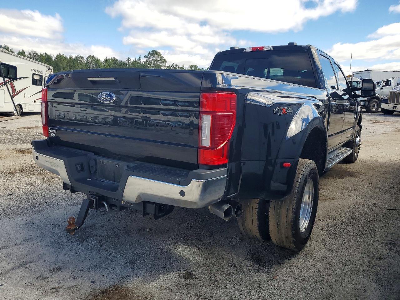 2022 Ford F350 Super Duty - Фото 4