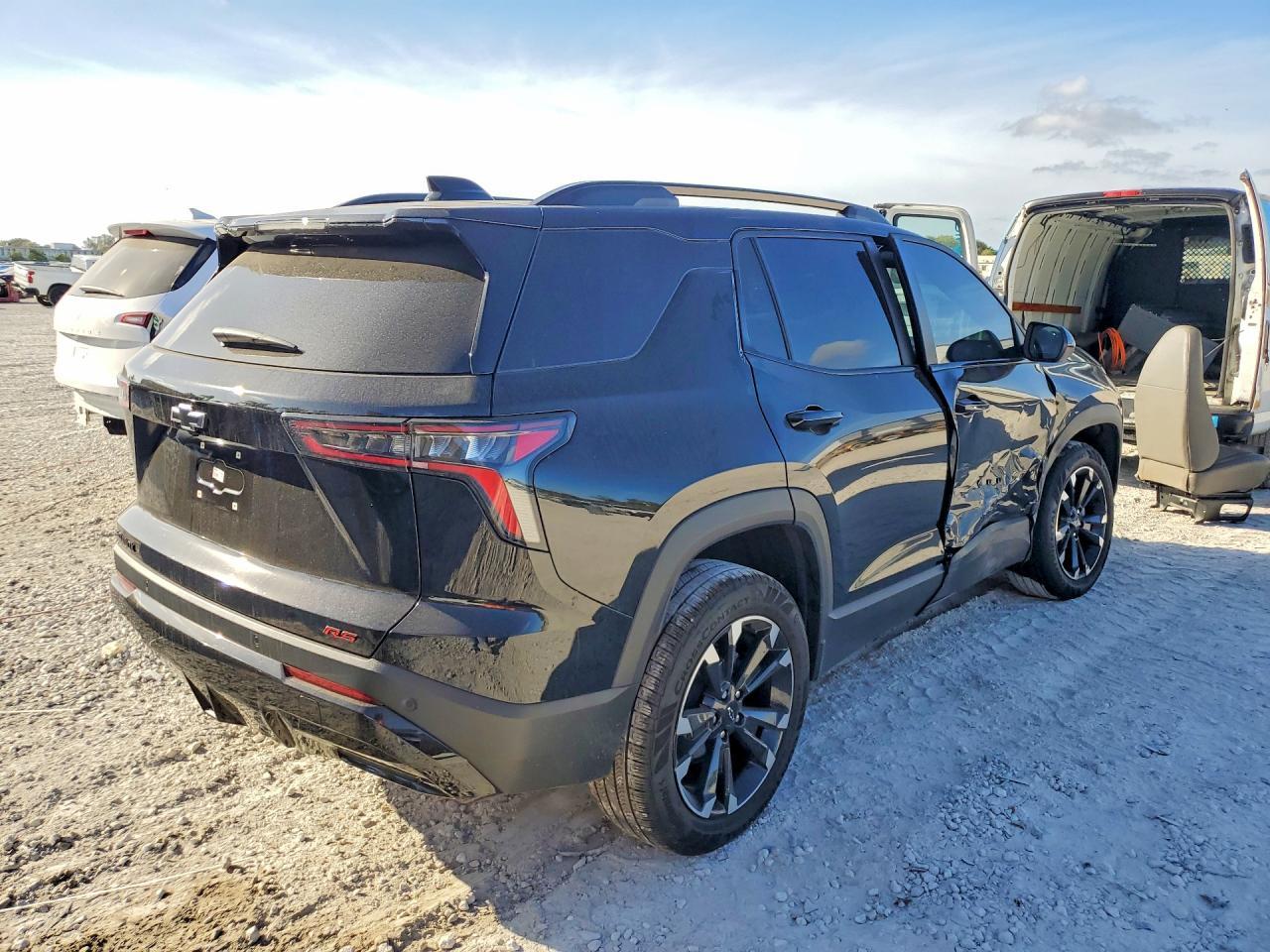 2025 Chevrolet Equinox Rs - Image 3