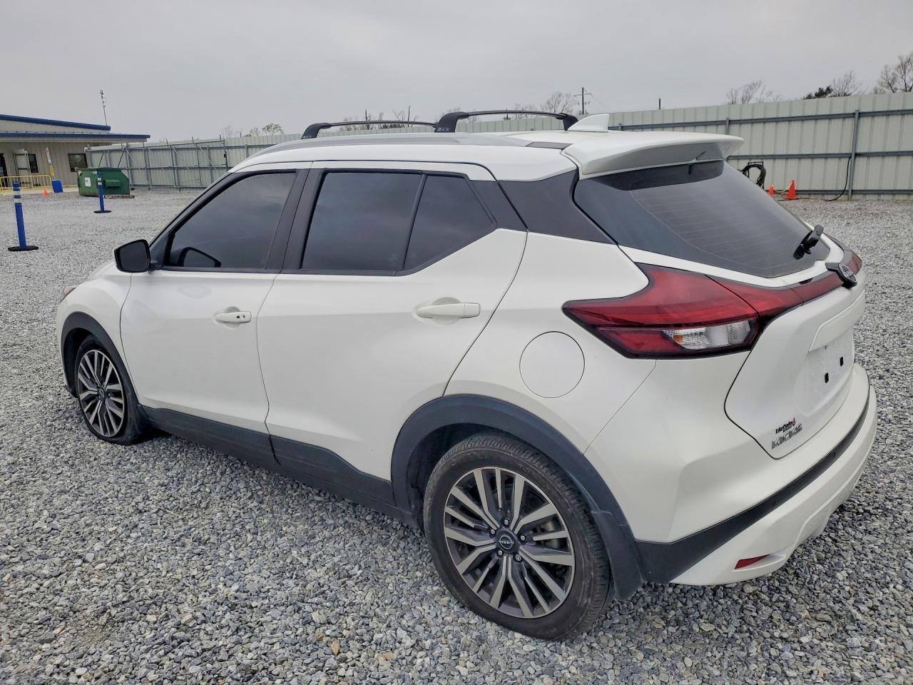 2023 Nissan Kicks Sv - Image 2